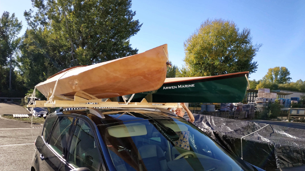 J'ai utilisé deux tasseaux et quelques bouts de bois pour fabriquer un porte-kayak afin de tranporter le Wood Duck 12 et le Mill Creek 13. 
