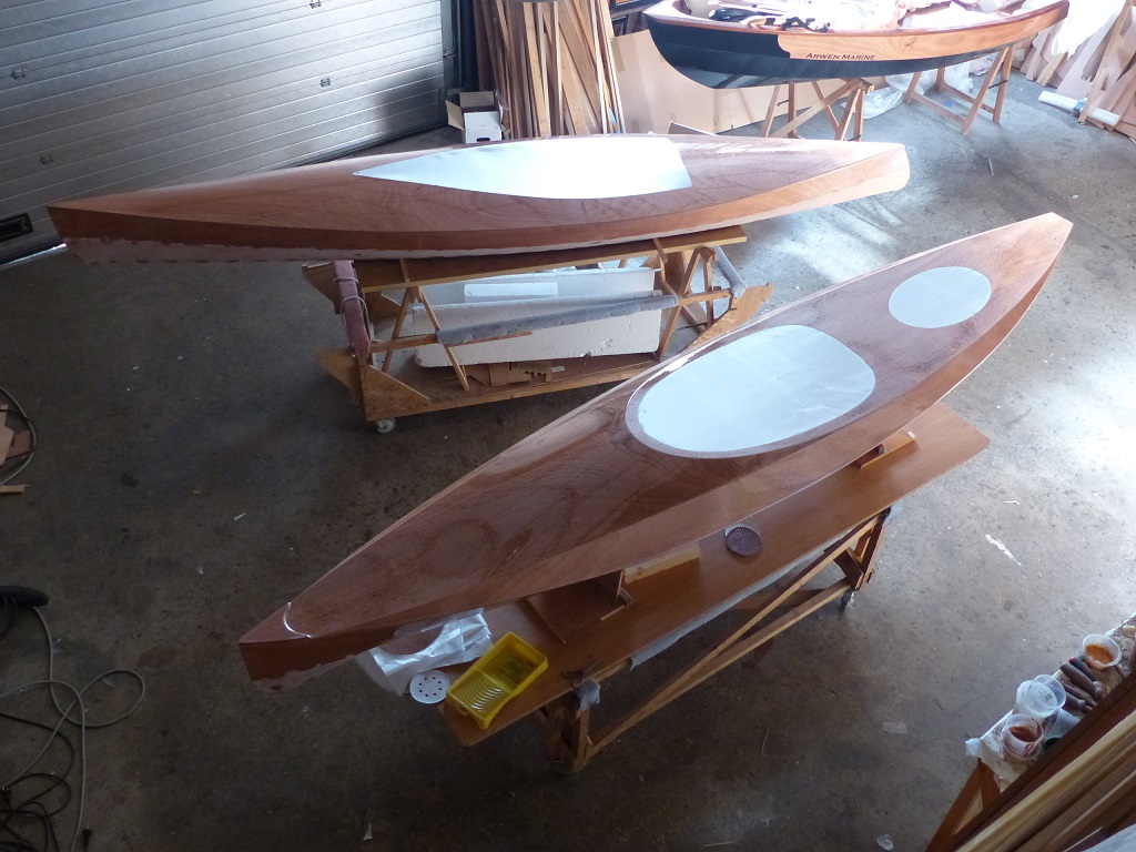 Photo aérienne des deux kayaks : impossible de les confondre ! 
